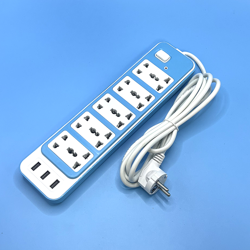 AJ-627  Universal Power Strip with USB Ports